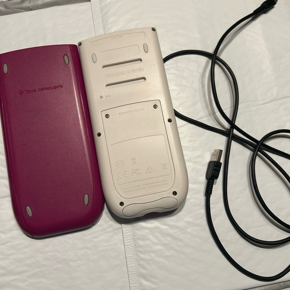 Texas Instrument TI 84 Plus C Graphing Calculator W Cover Tested Raspberry - Picture 2 of 12